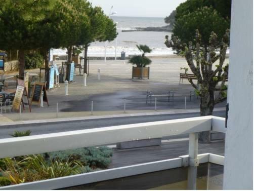 Hotel De La Plage Saint-Palais-sur-Mer Bagian luar foto